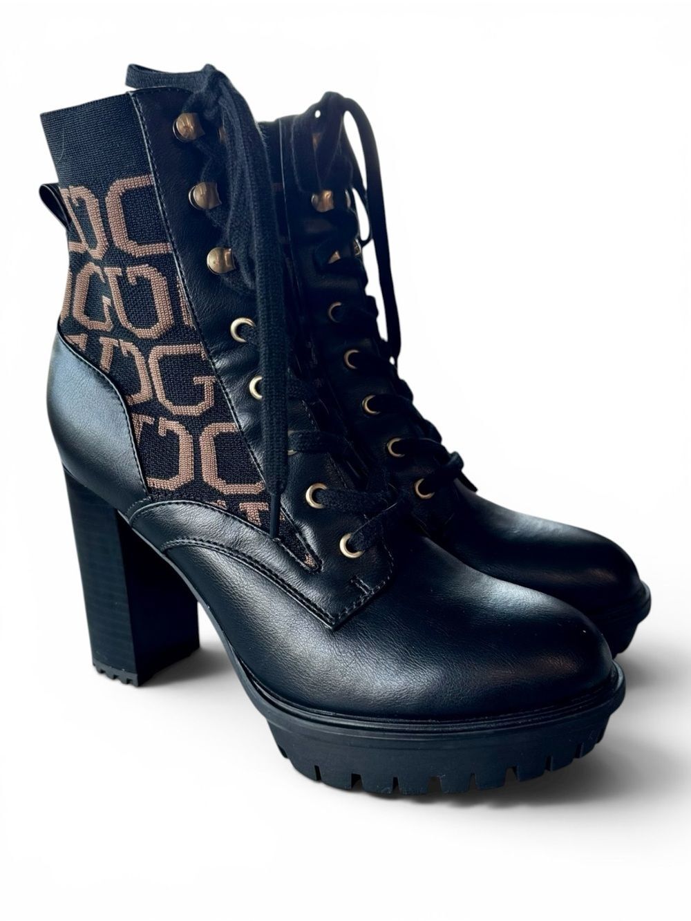 GUESS Knit Logo GROWS-ASWELL Platform Chunky Ankle Combat Boots Black/Tan 8.5‎
